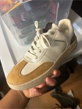 Michael Kors White Low-Top Leather Sneaker